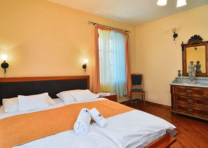 Nora Hotel