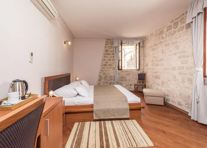 Nora 3* Hvar Town