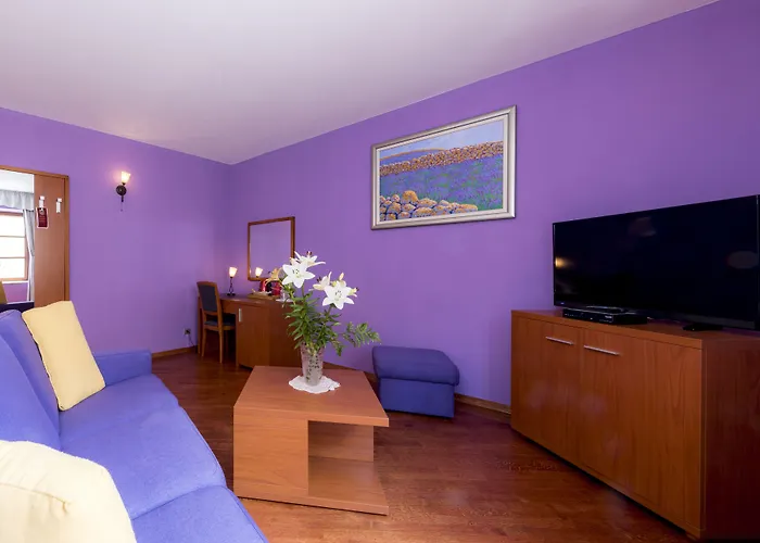 Nora Hotel 3*