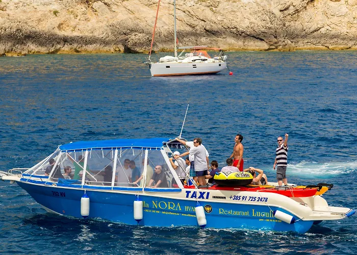 Nora 3* Hvar Town