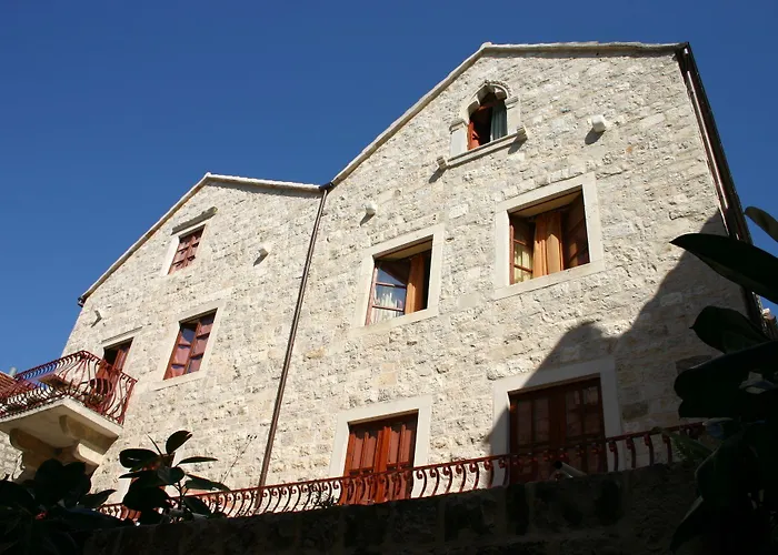 Nora Hvar Town