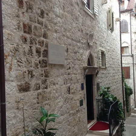 Nora 3* Hvar Town