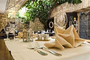 Nora 3* Hvar Town